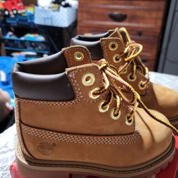 Timberlands - Picture 3 of 3